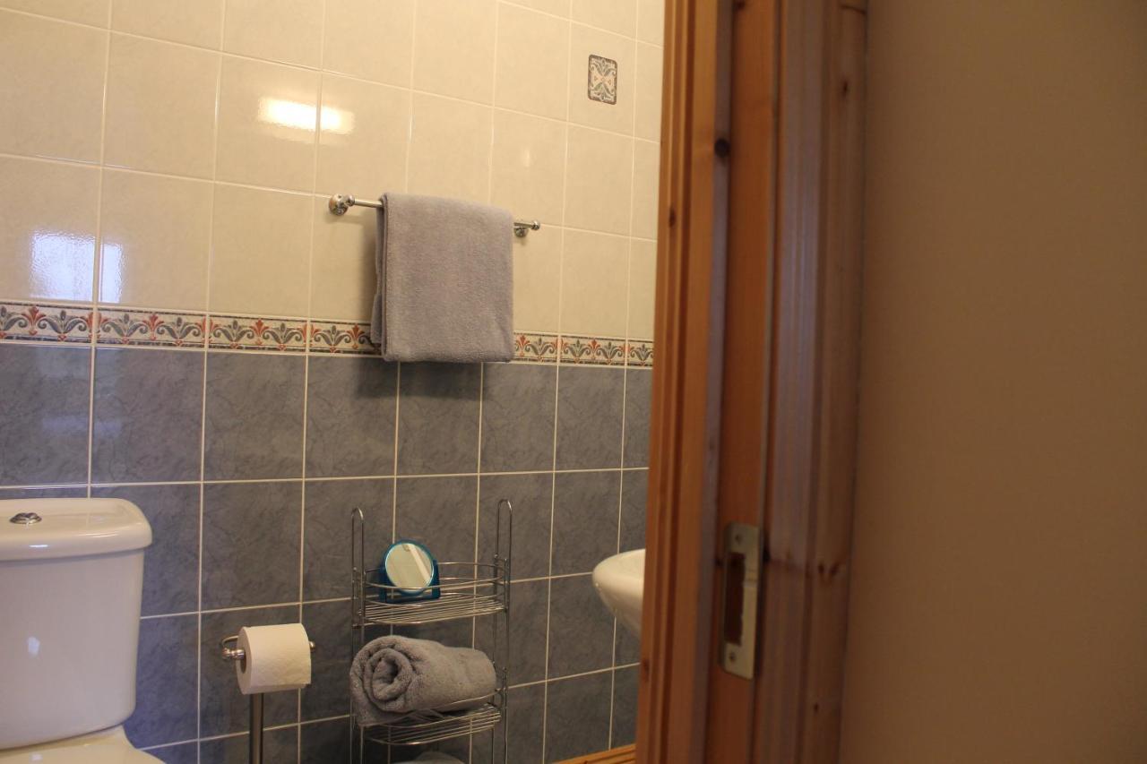 Riverbend Lodge B & B Oughterard Esterno foto