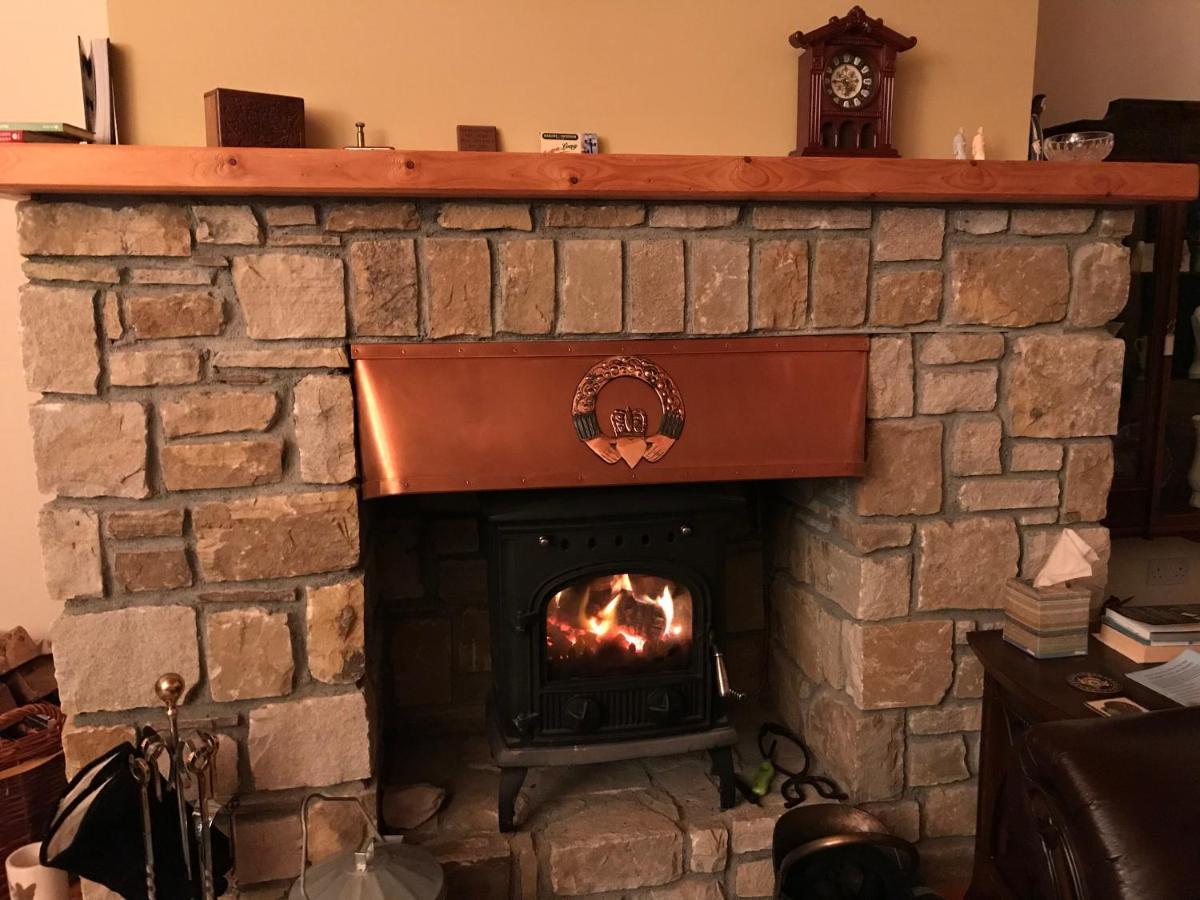 Riverbend Lodge B & B Oughterard Esterno foto