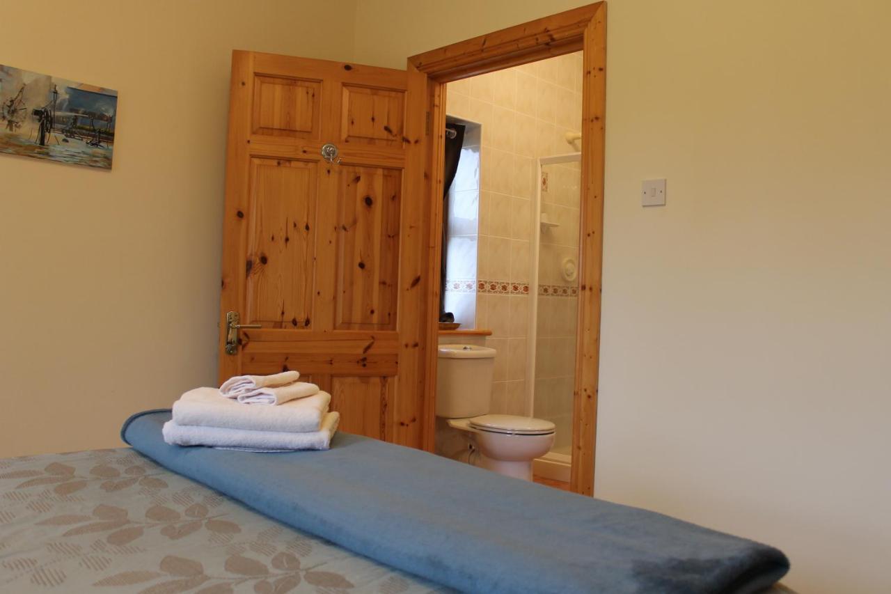 Riverbend Lodge B & B Oughterard Esterno foto